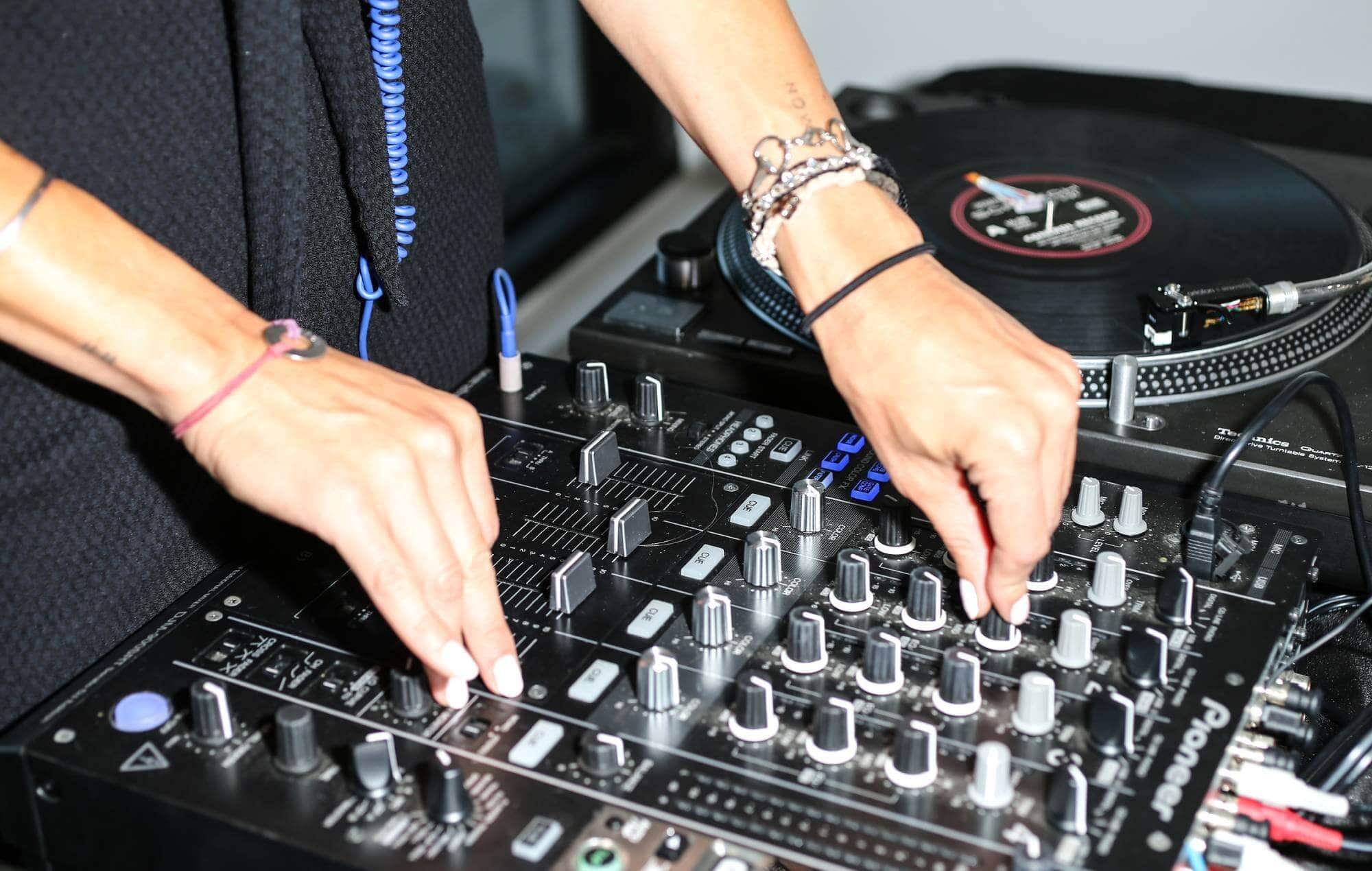 DJ Turn Table