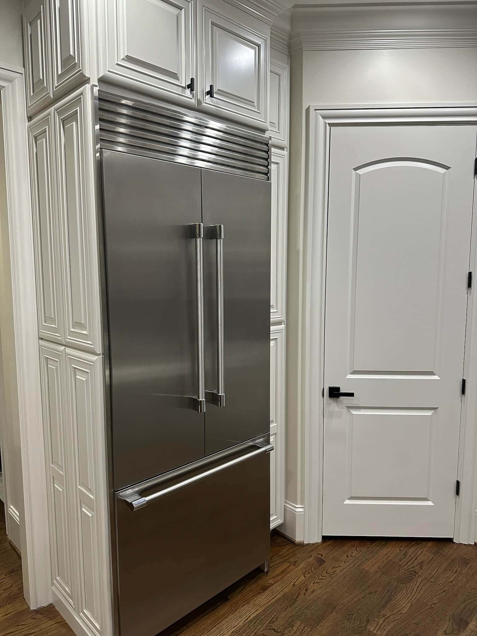 Same great look with an affordable built-in refrigerator