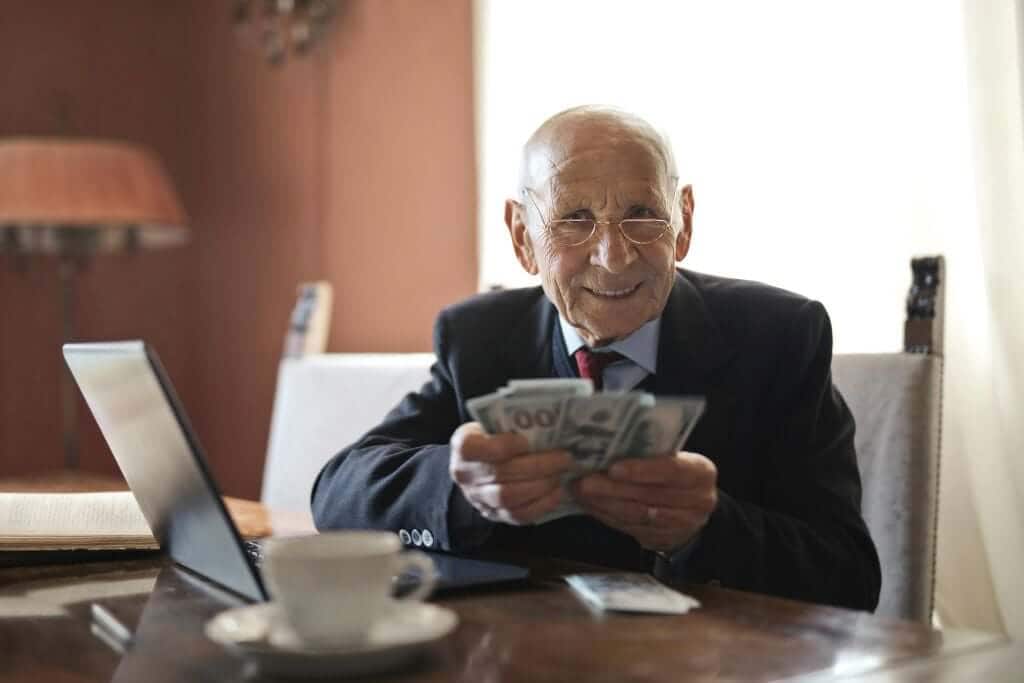 Beyond Retirement – How AI Can Fuel an Independent Work Life