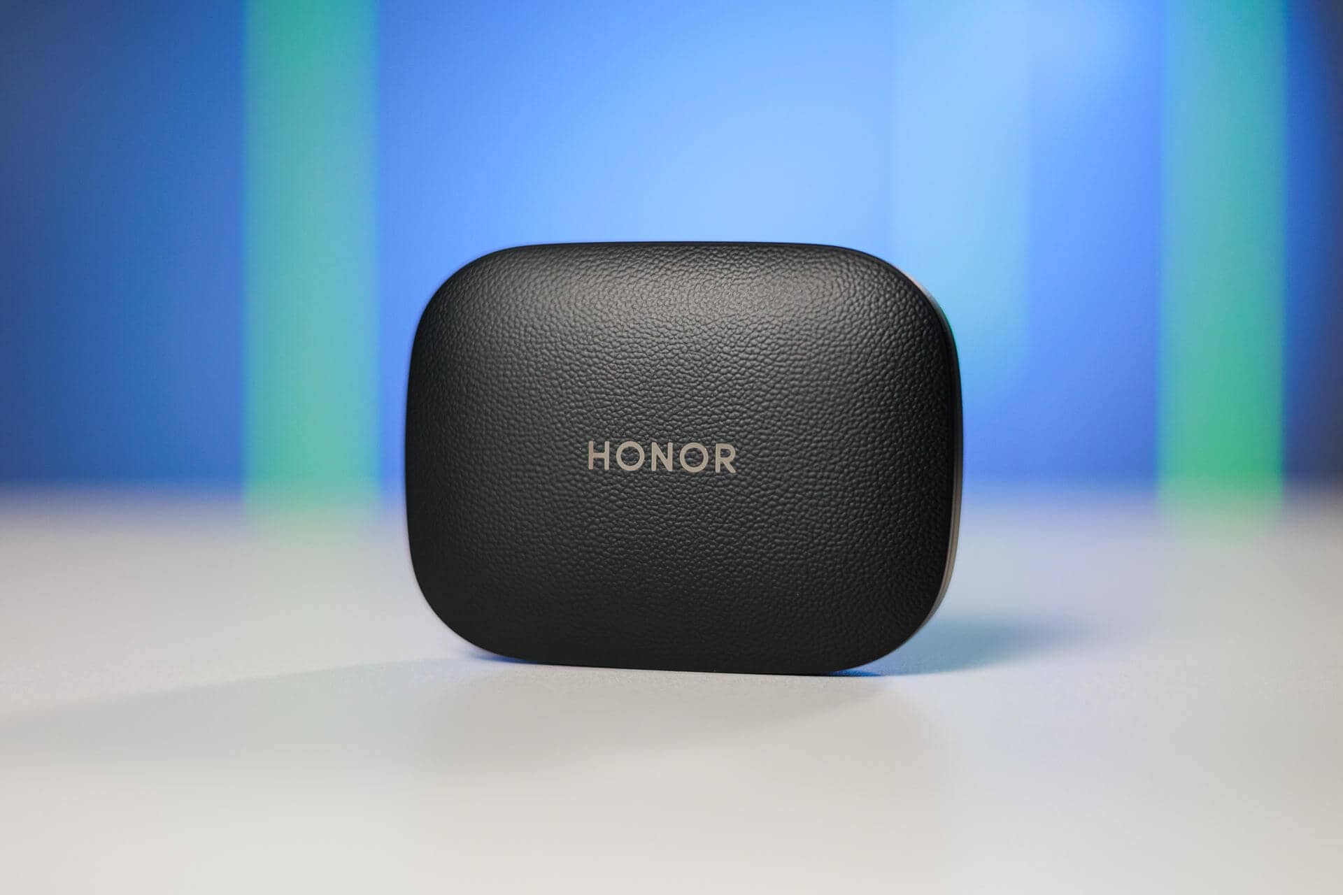 Honor Earbuds Open