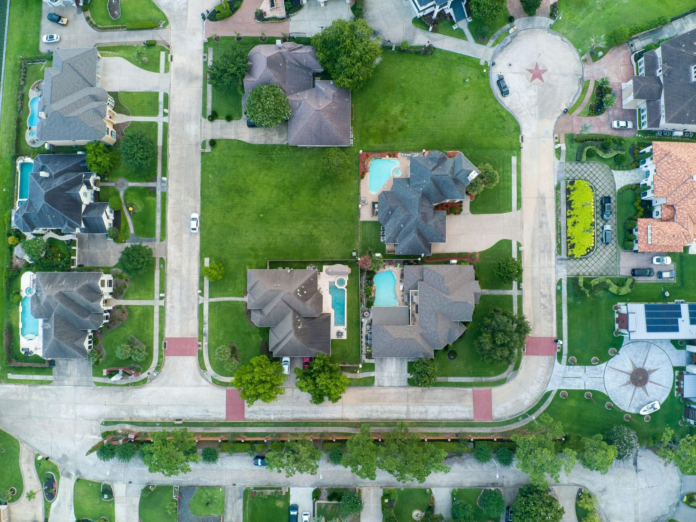 Bay Area Houston home with for sale sign showing how to price a home to sell