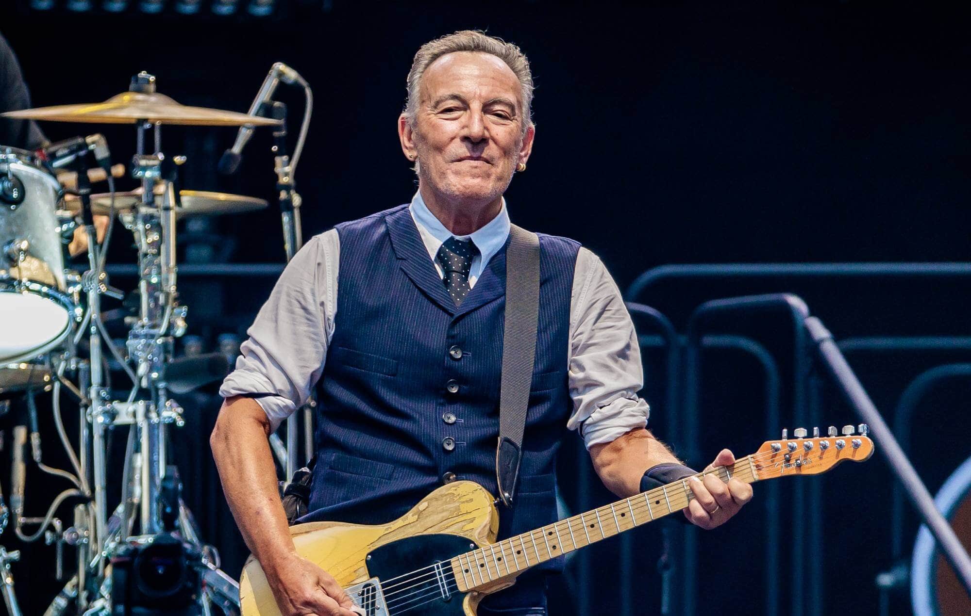 Bruce Springsteen performing live