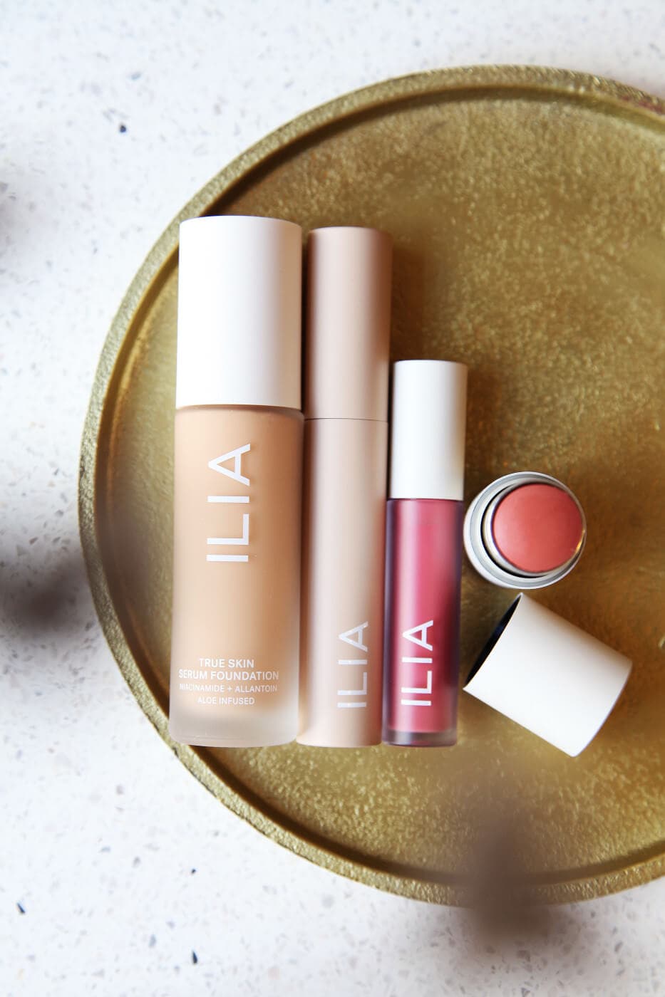 Make-up met een bril: dit zijn onze natural beauty tips 👓