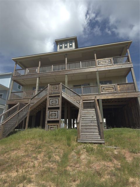 Elevated custom homes for sale in Galveston TX at 9305 Vista Bella in Ponticello