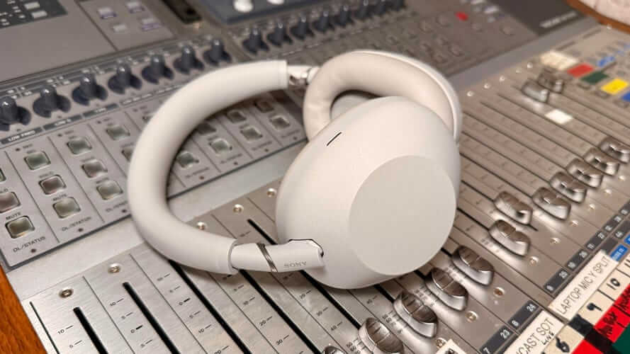 Top travel headphones lineup