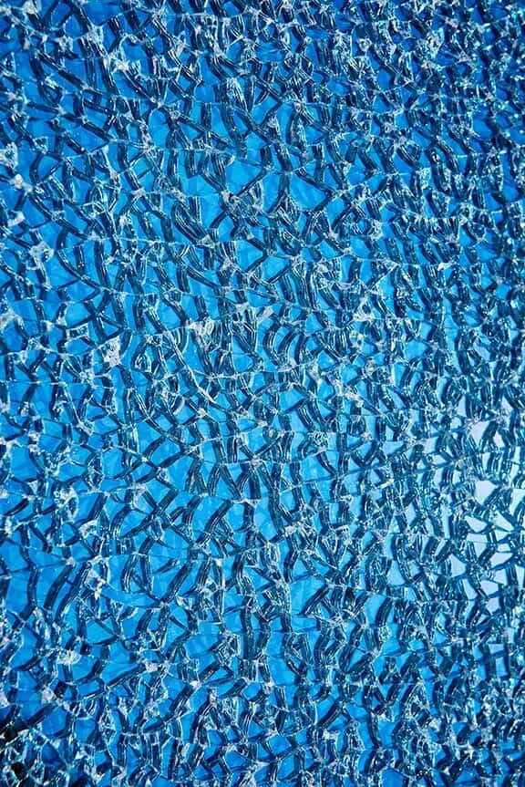 broken-tempered-glass-cKnDL1.jpg