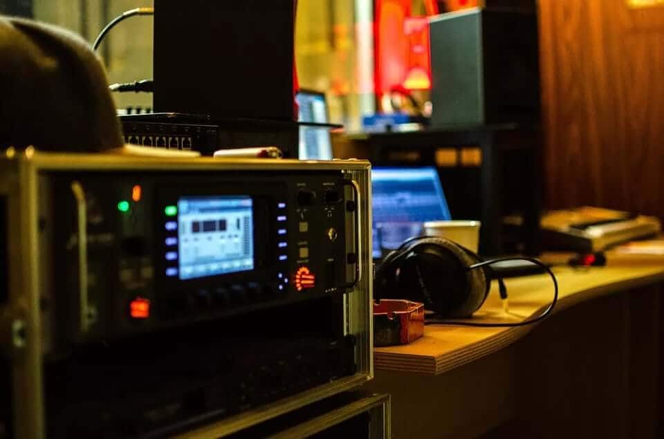7 Bad Music Producer Habits and How to Fix Them