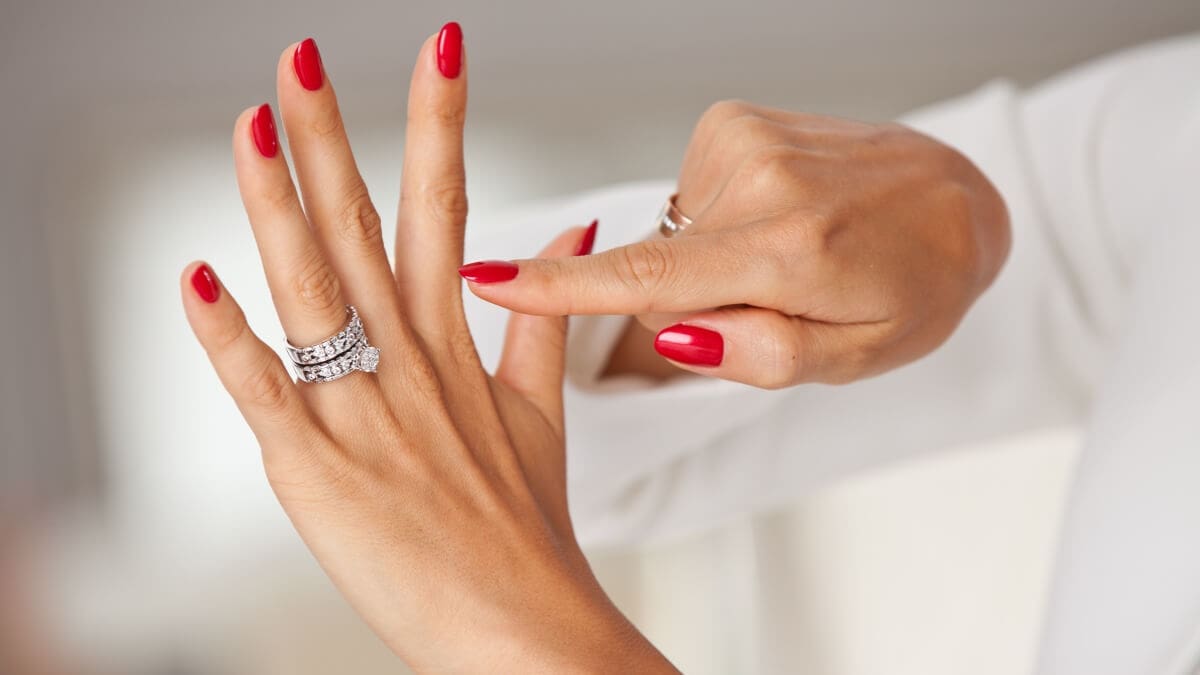 The Best Value Diamond Engagement Ring - Don't get Ripped Off!