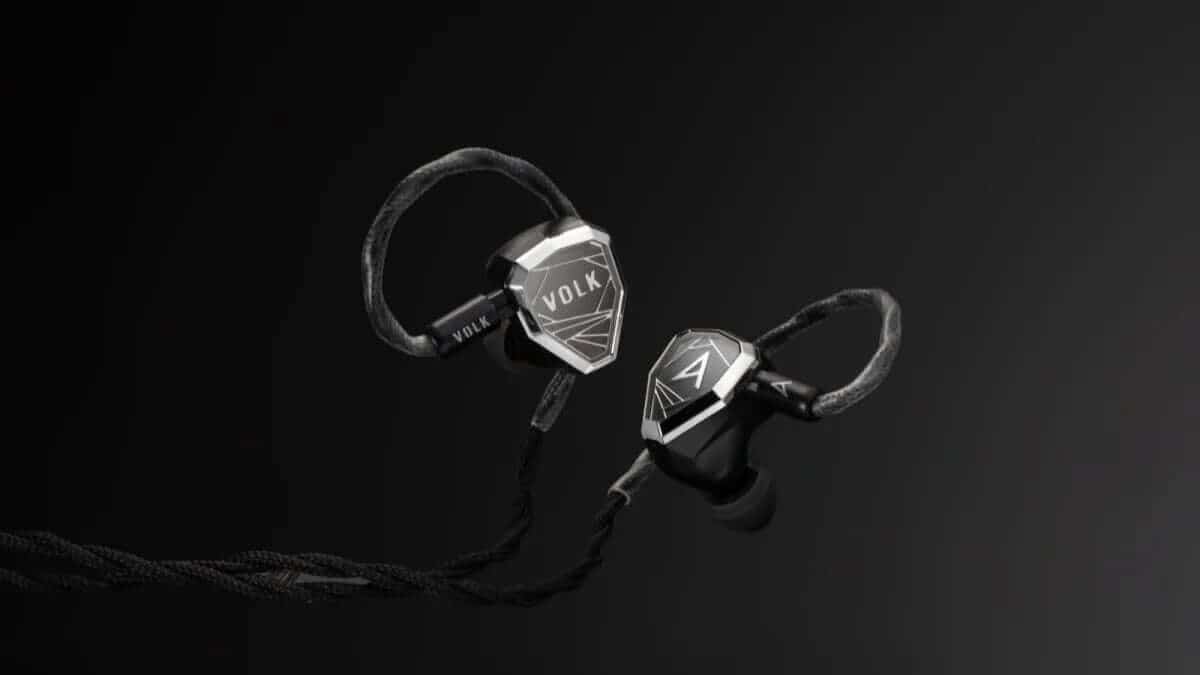 Astell&Kern Promises Pocket Revolution with HC5 DAC and Stella Headphones