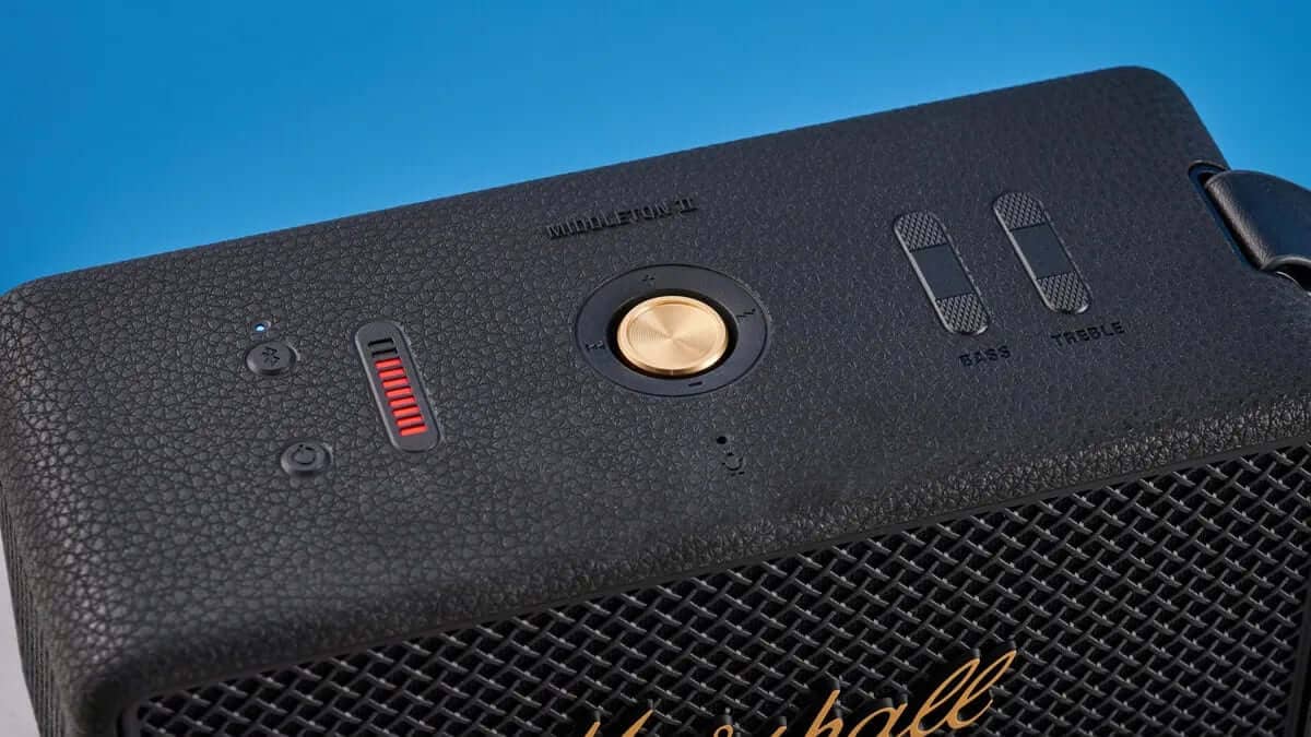 The built-in mic makes group calls a breeze—a nifty feature for work or play.