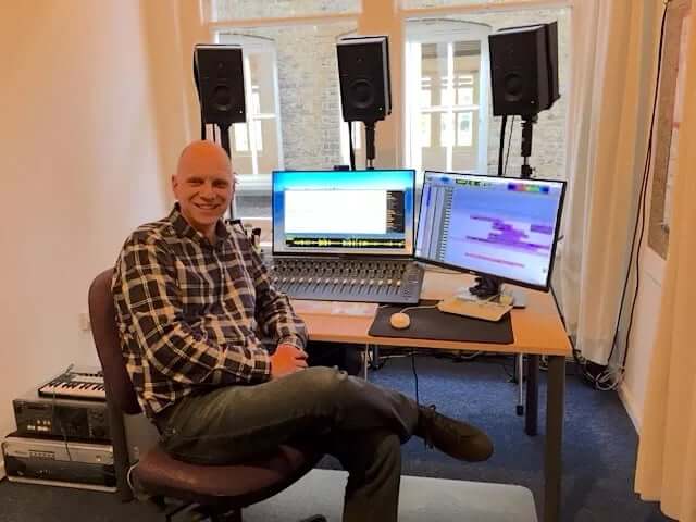 Behind the Sounds of Black Mirror: an Interview with Stefan Henrix