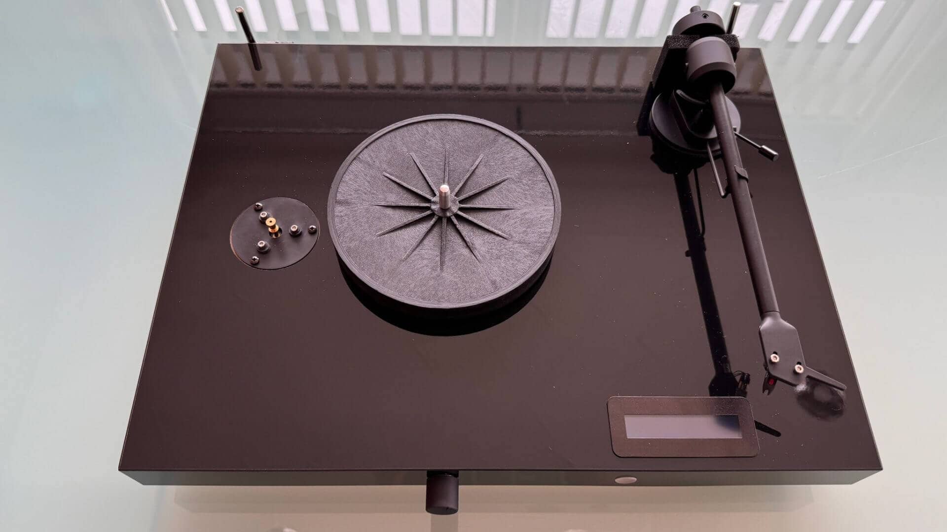 Pro-Ject Juke Box E1 Review: A Vinyl System with Built-In Amplifier