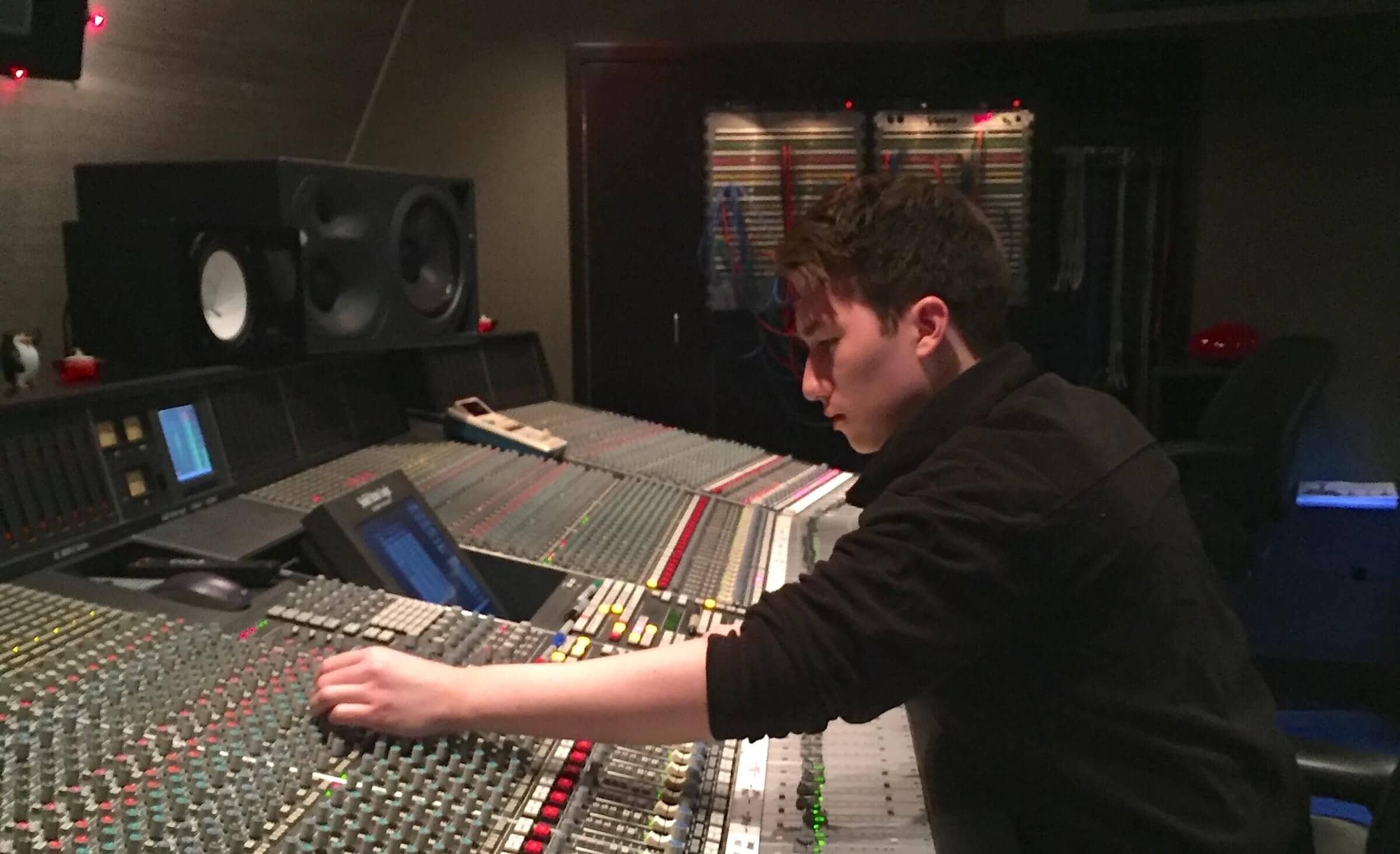 8 Tips for a Balanced Mix: a Pro's Perspective