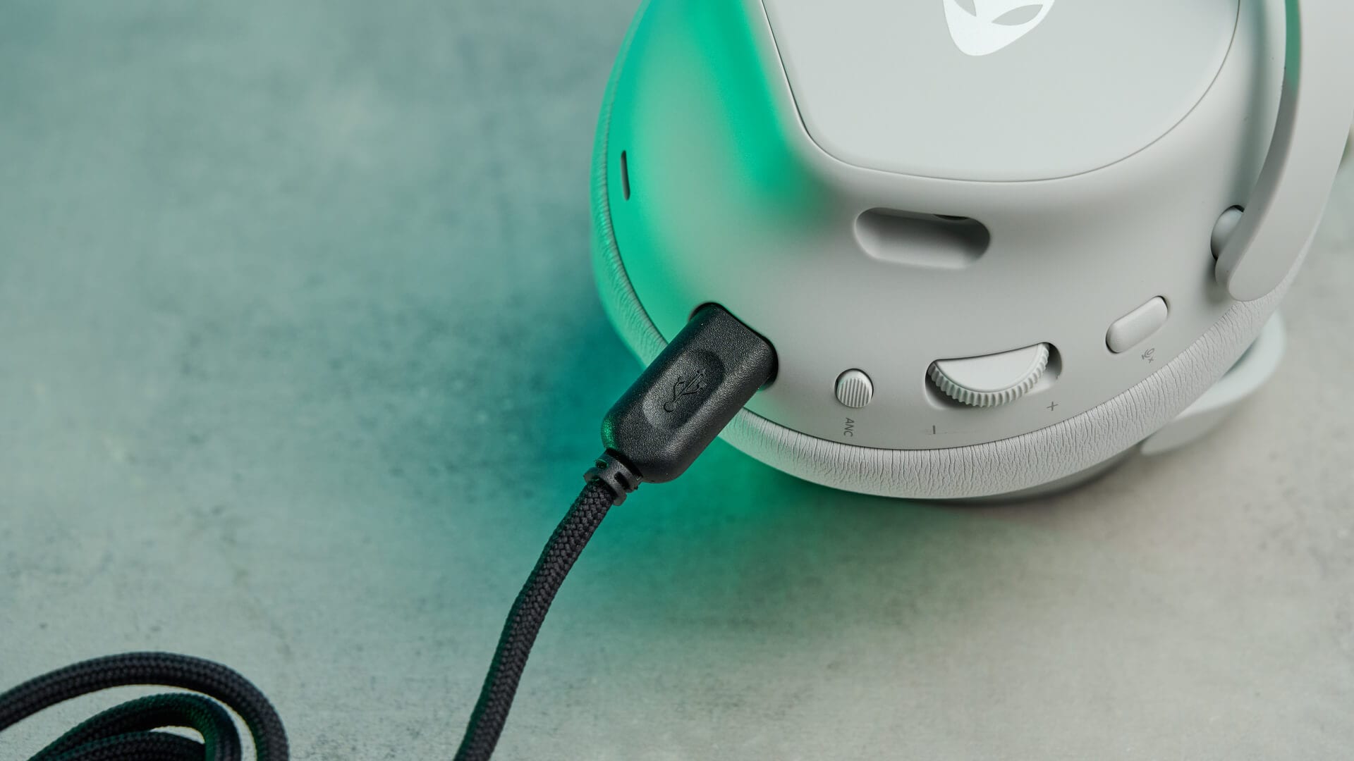 Lasting power for extended play.