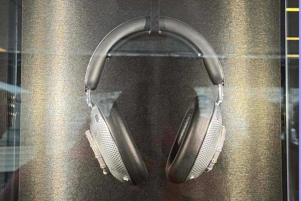 An exquisite showcase of luxury: Loewe's Ice Diamond headphones.