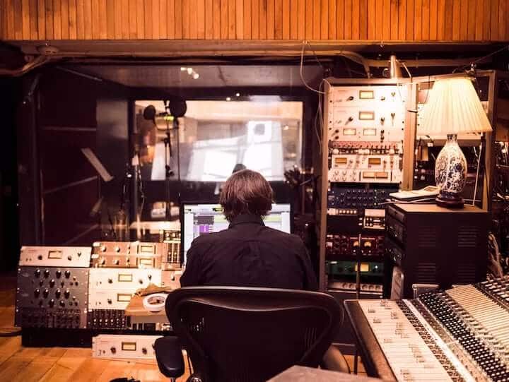 5 Songs That Are Brilliantly Mixed and Mastered