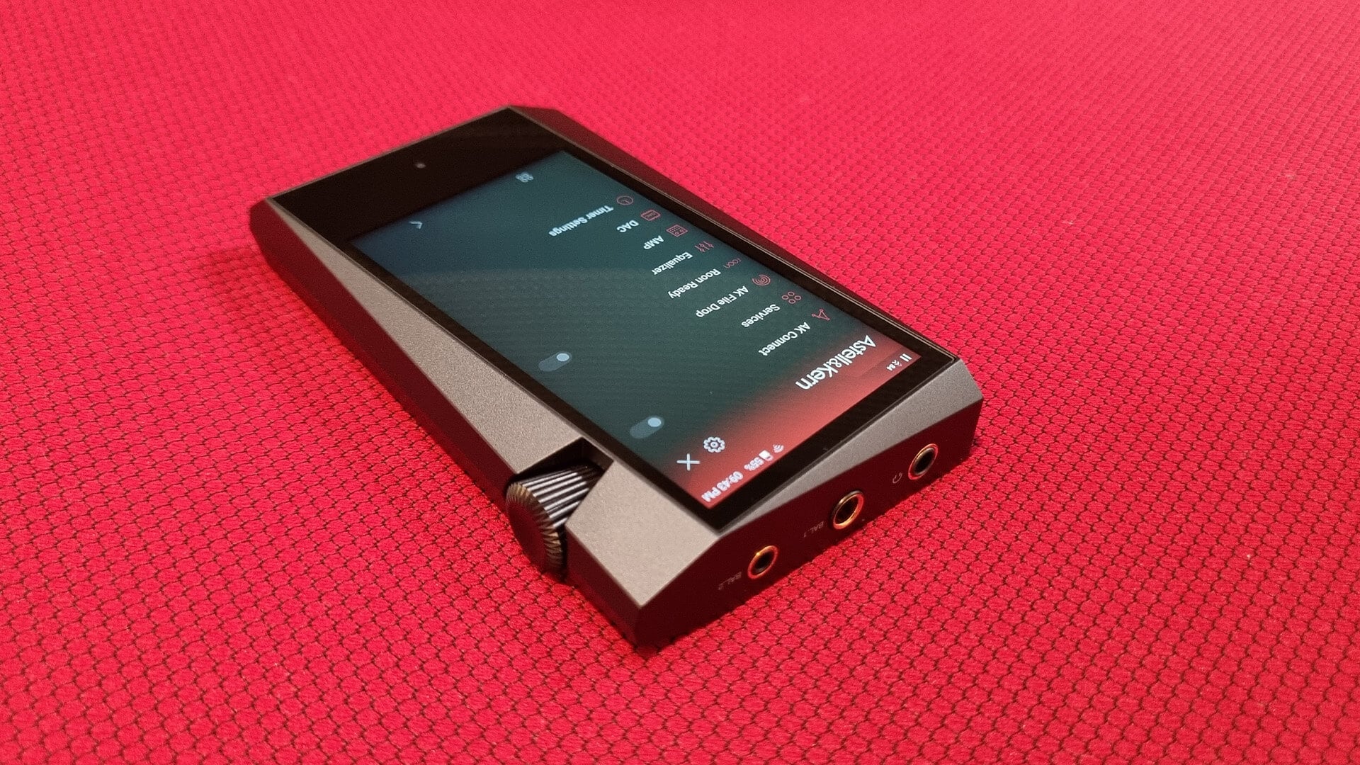Astell & Kern A&norma SR35 music player top view