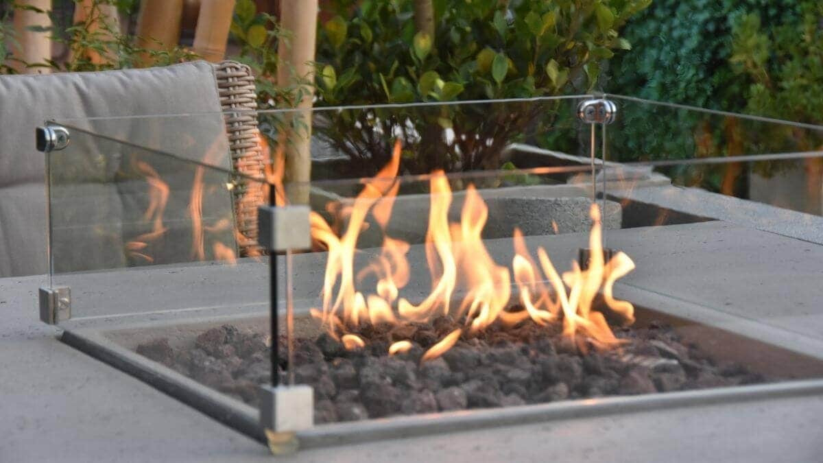 Natural Gas Fire Pits vs Propane Fire Pits