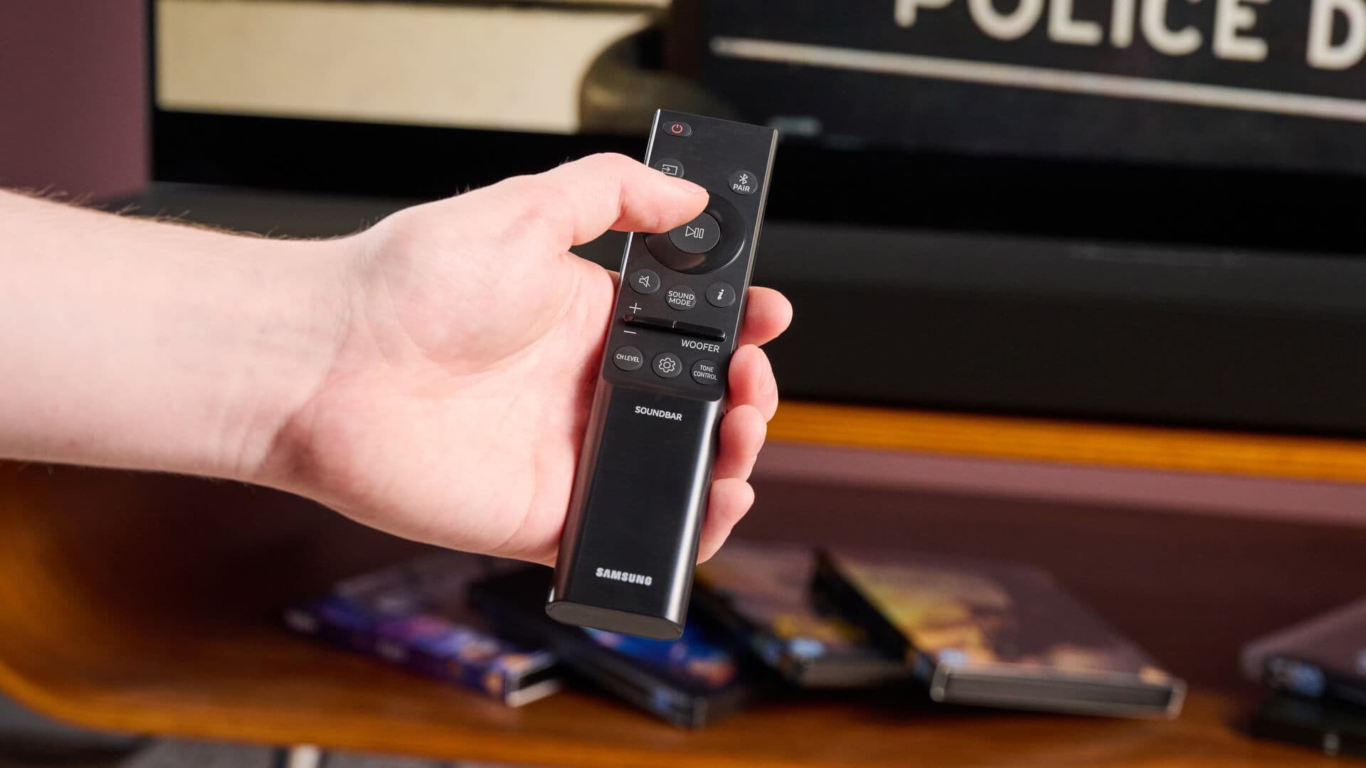 Using the remote control of Samsung HW-Q800F