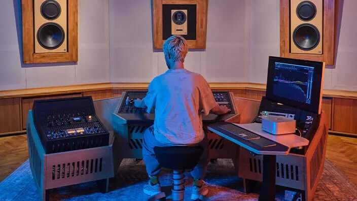 Analog vs. digital mastering: what to know