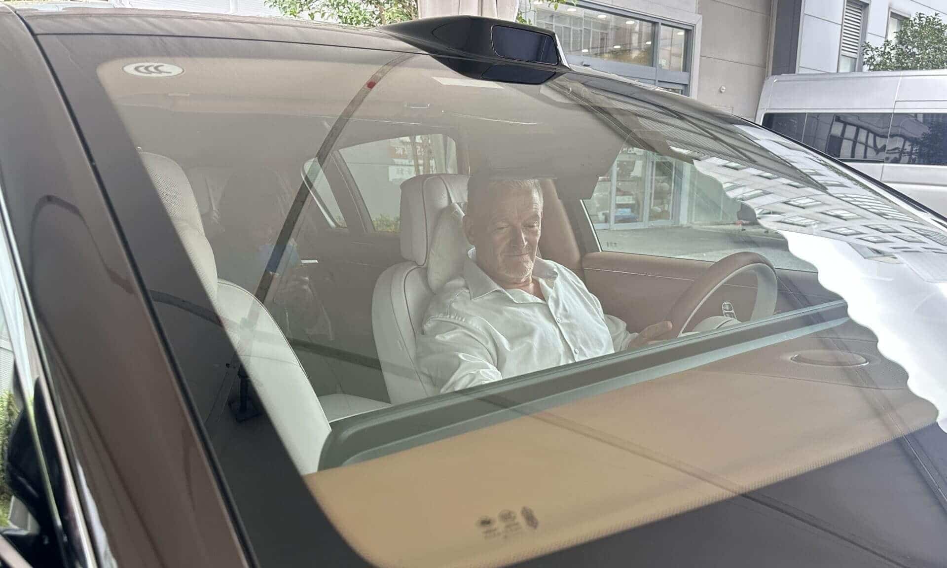 Sound Revolution: Huawei’s 43-Speaker Audio System for a $120,000 Car