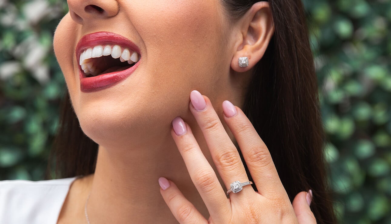 A Guide To The Different Types of Earrings