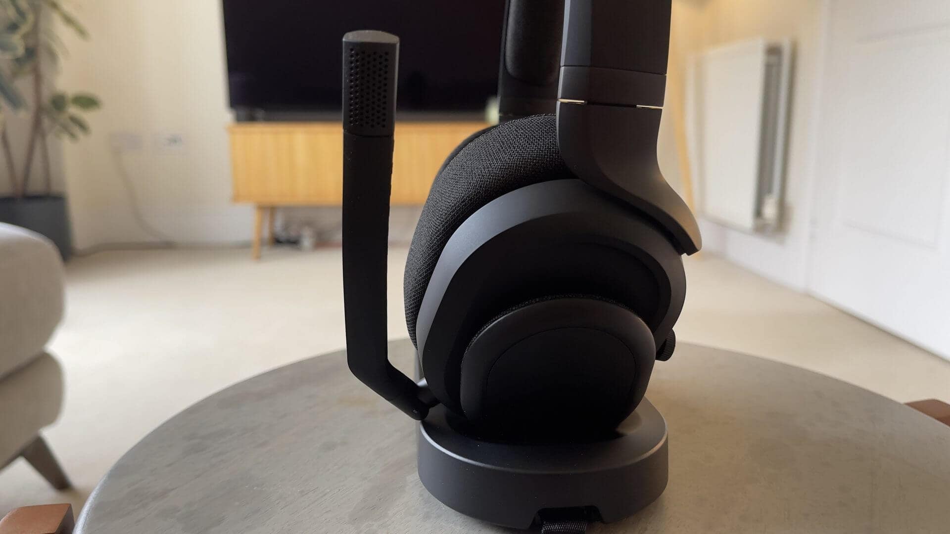 Side-by-side: Fractal Scape, Razer BlackShark V2 Pro, PlayStation Pulse Elite