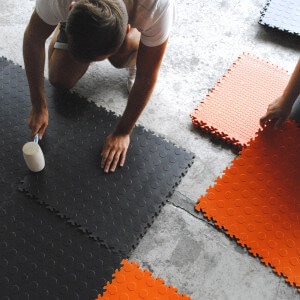 Comment Installer les Dalles PVC ?
