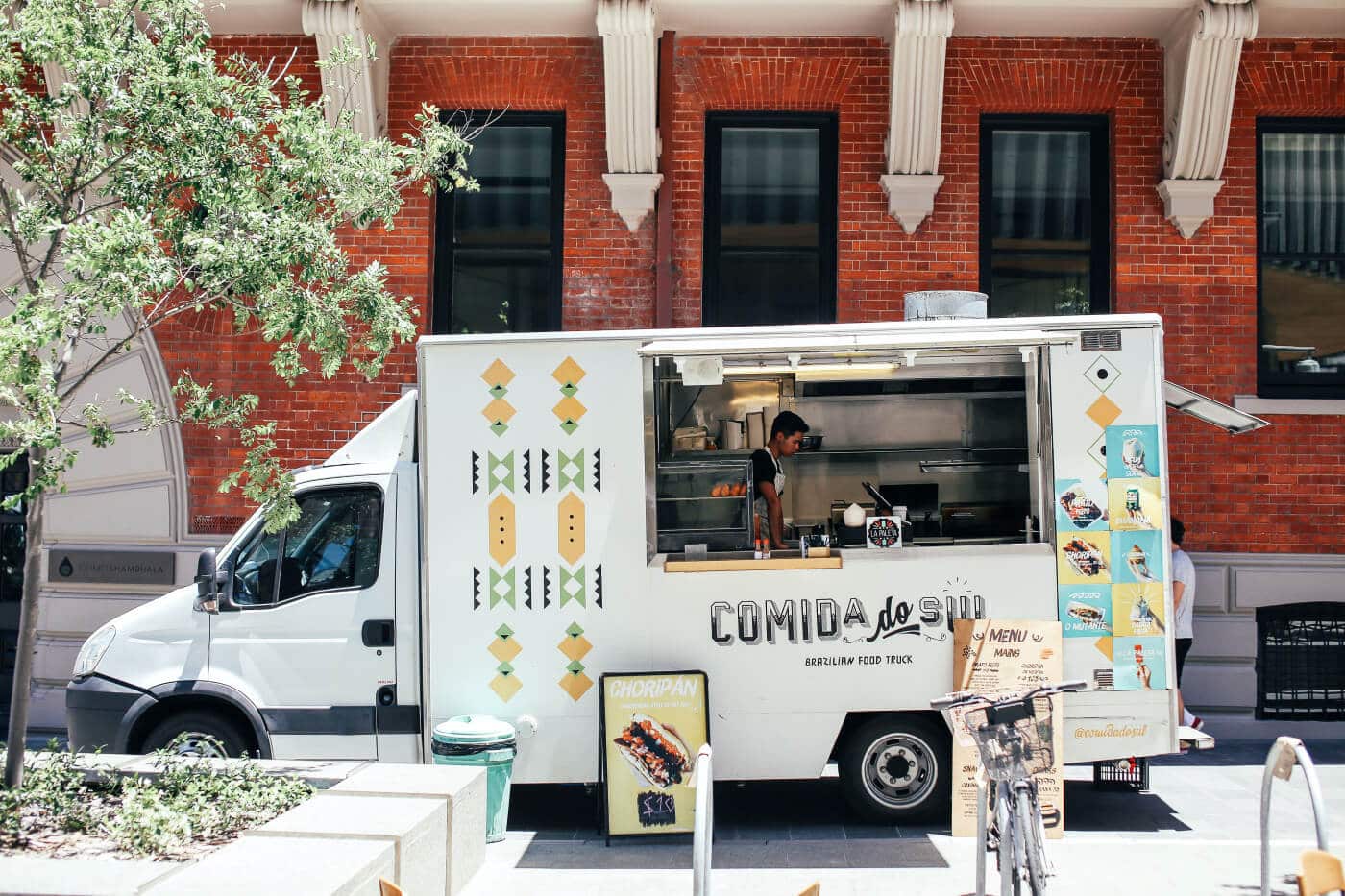 Compostable Packaging: Boosting Food Truck Success