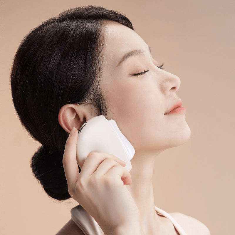 按摩聖誕禮物推薦3：刮痧儀，隨時能夠來場舒緩SPA