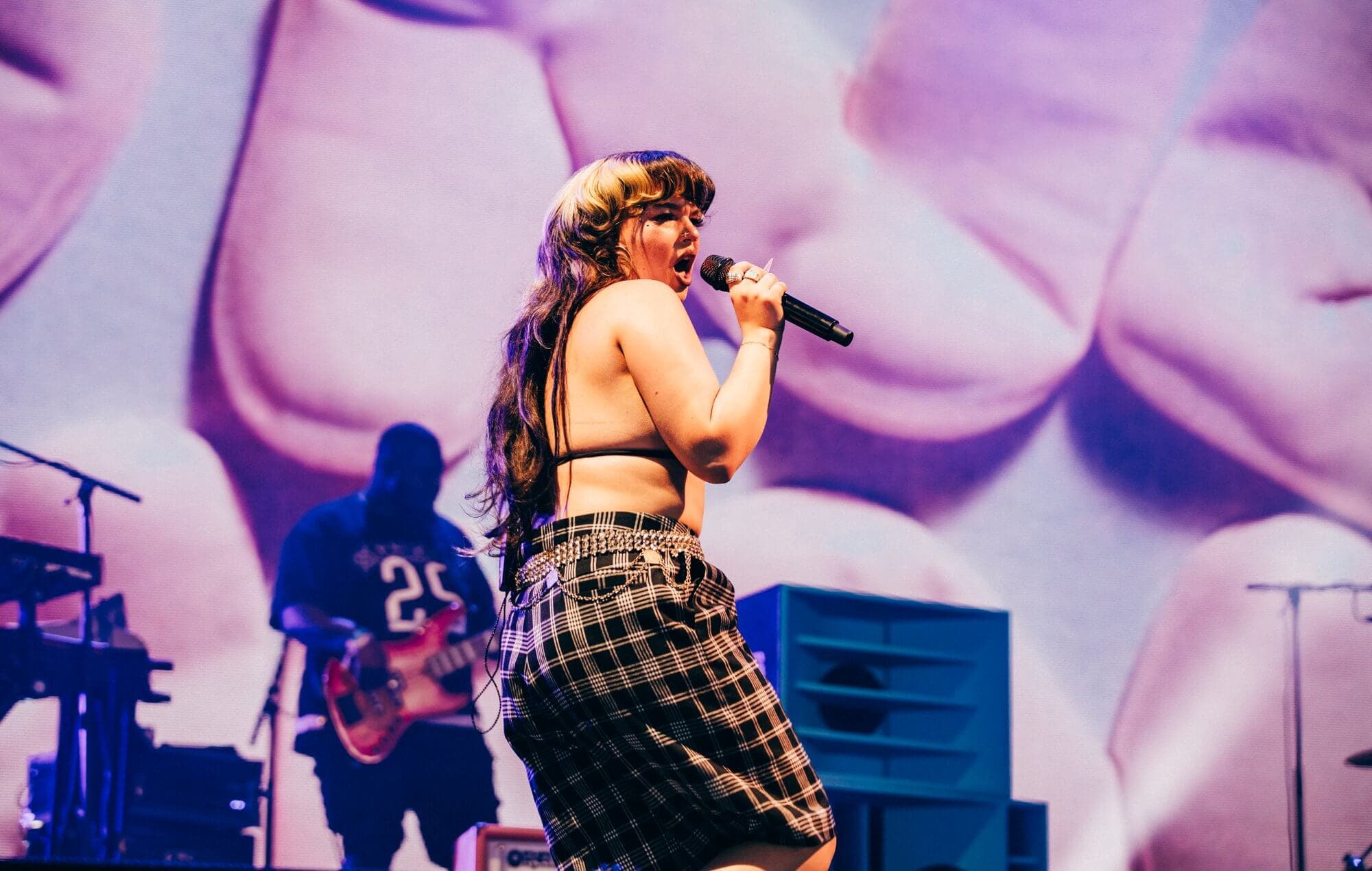 Lola Young performs at Glastonbury 2025, photo by Derek Bremner