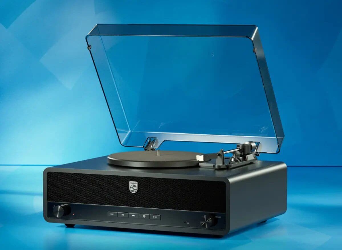 Is the Philips Tina V900 Retro Turntable a Must-Have or Just an Expensive Toy?