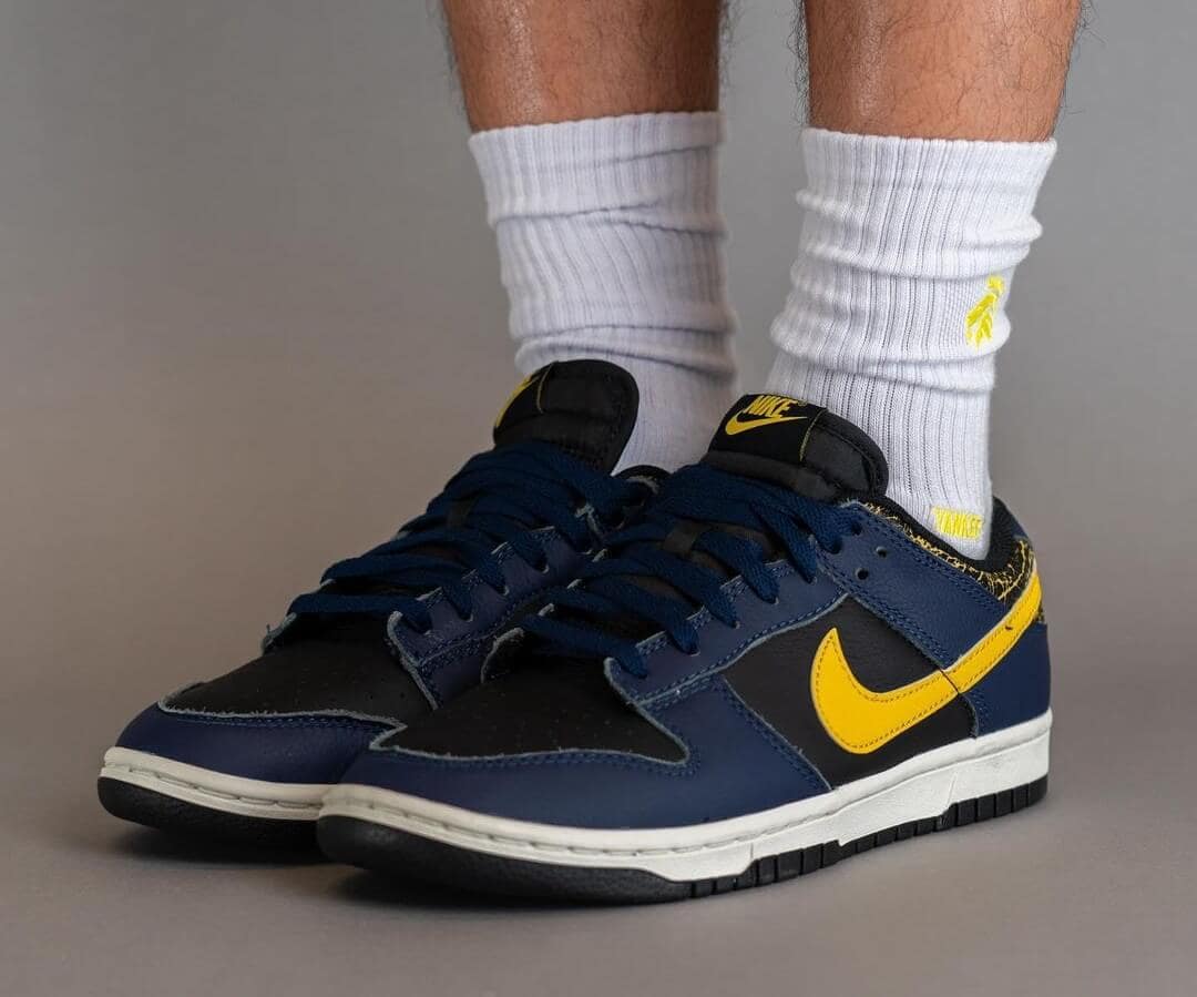 NIKE DUNK LOW VINTAGE “MICHIGAN”