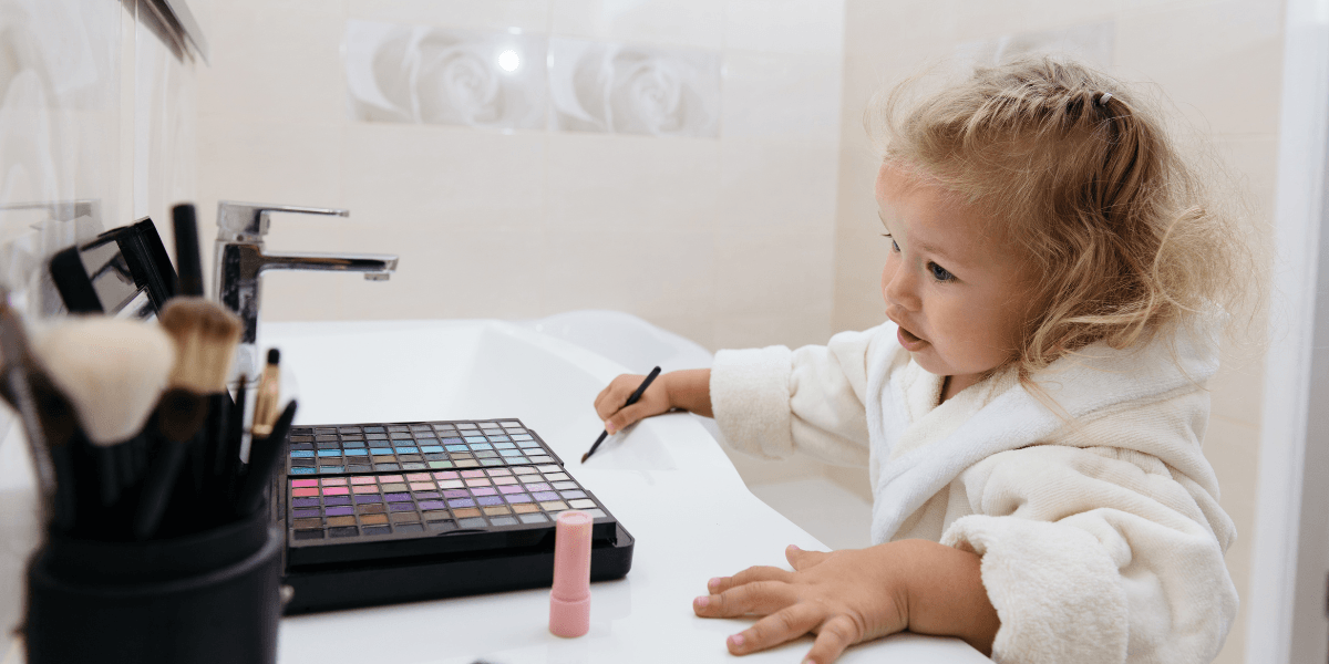 How Natural Makeup Works for Kids: A Parent Guide