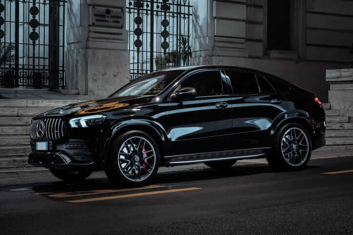 The Ultimate Showdown: Luxury Mid-Size SUV Rivalry - BMW X5 vs. Mercedes-Benz GLE