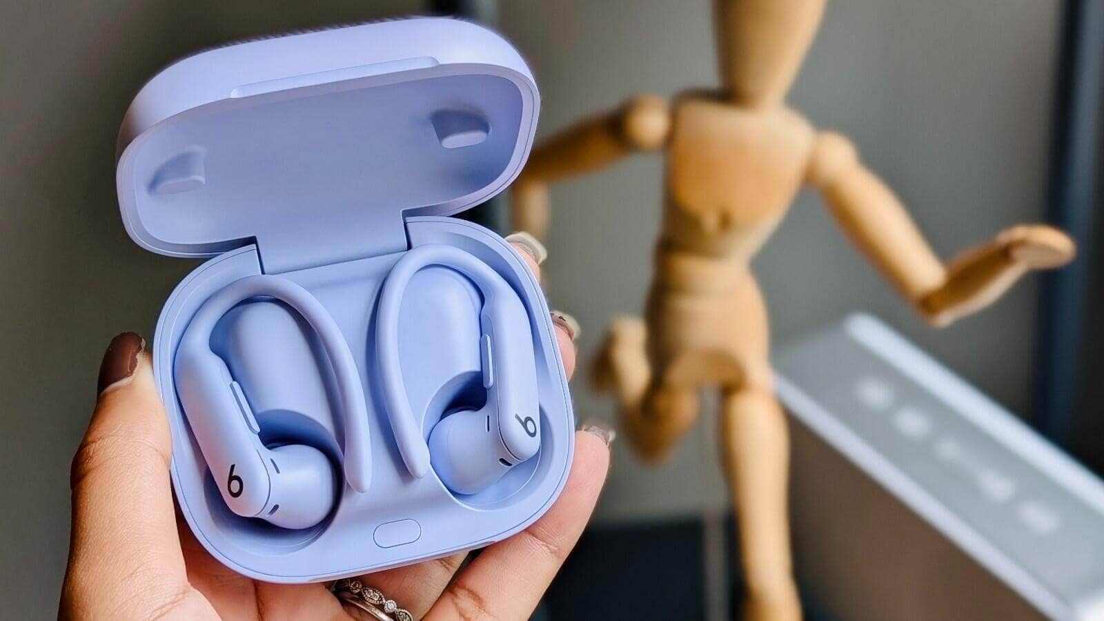 AirPods Pro 3 vs Powerbeats Pro 2: Which Truly Wins?