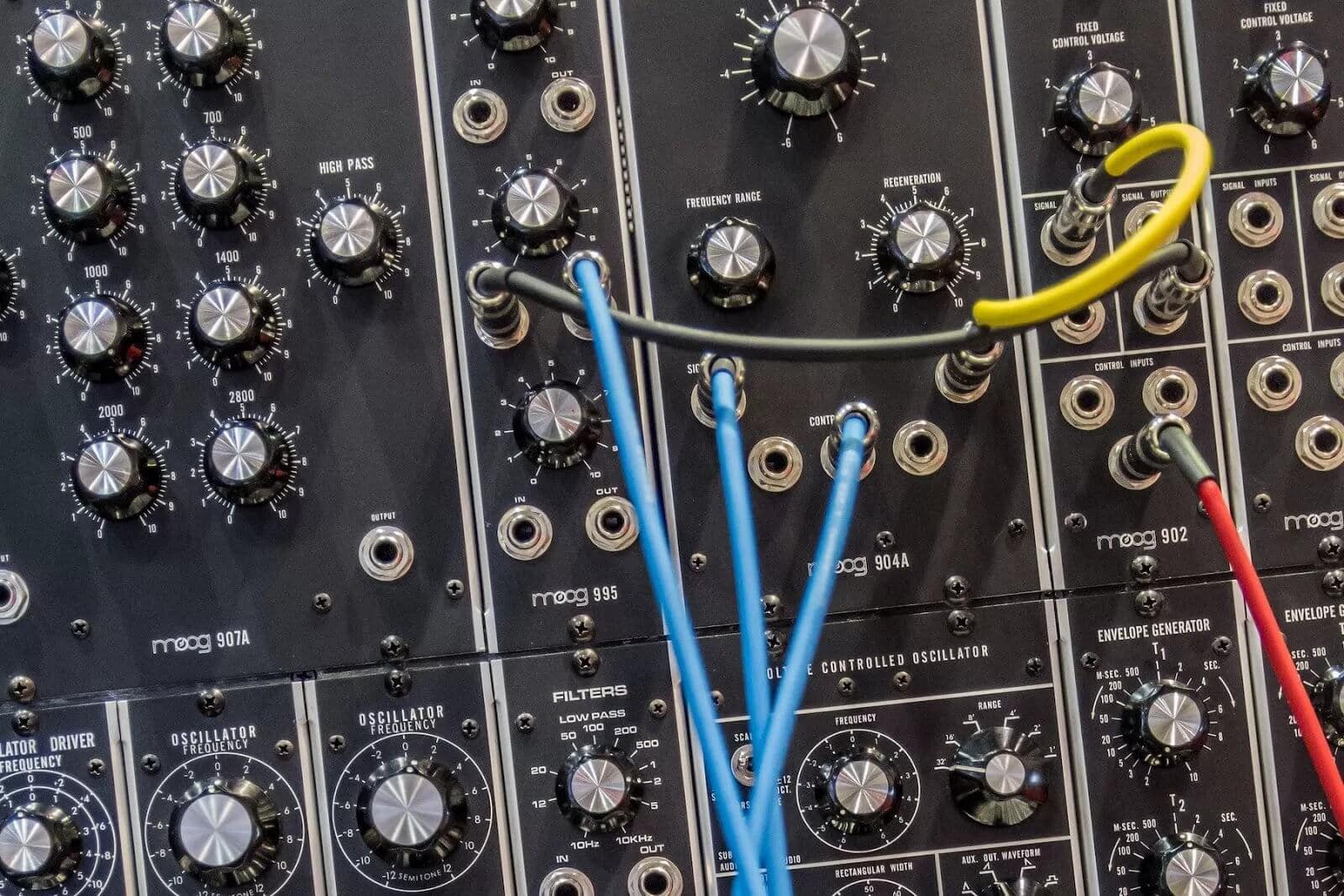 Simple FM Synthesis: Sine Waves and Processors