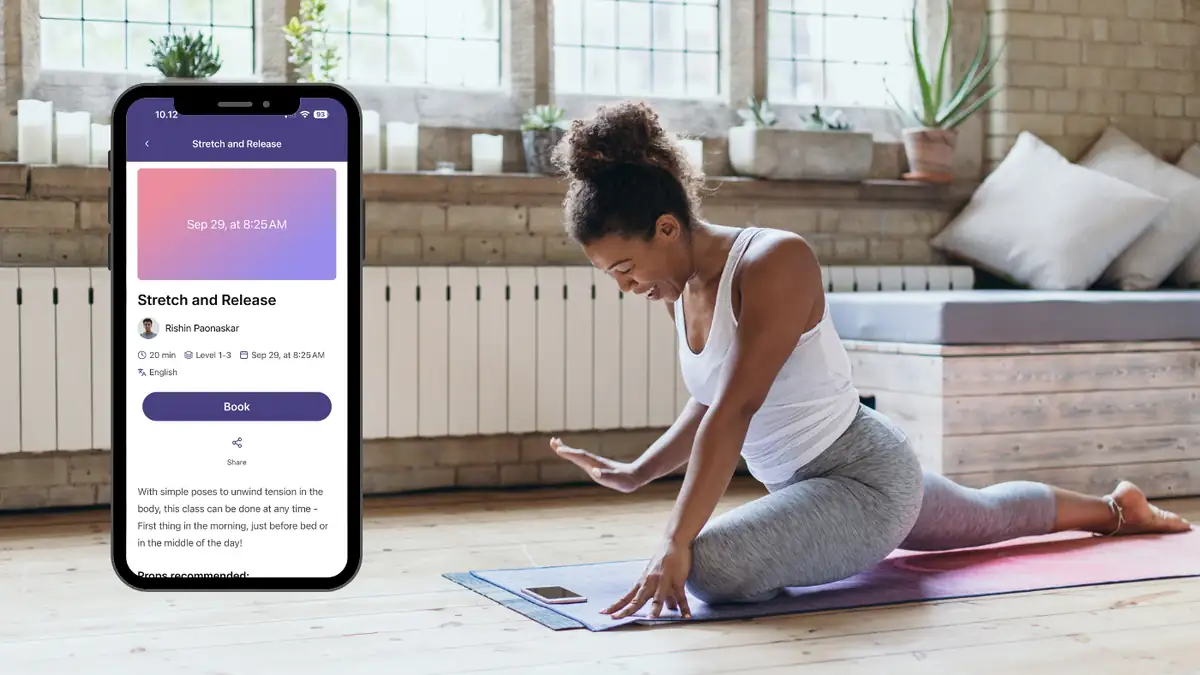 Booking a live yoga class with a Yogaia teacher in the Yogaia app