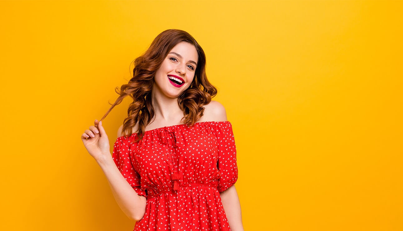 What Jewellery Should You Wear With An Off The Shoulder Dress