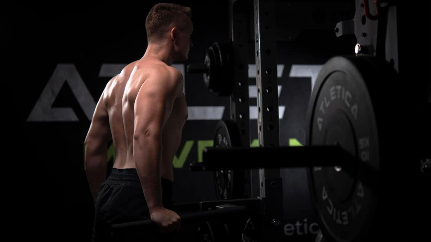 Rückenübungen am Power Rack