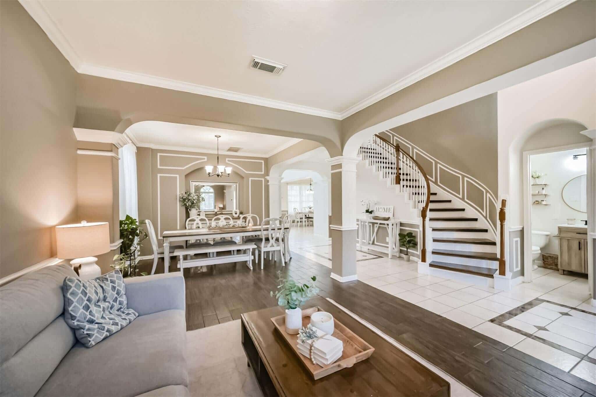 Homes for sale in Pearland TX like 11319 Windy Dawn Dr in an established neighborhood