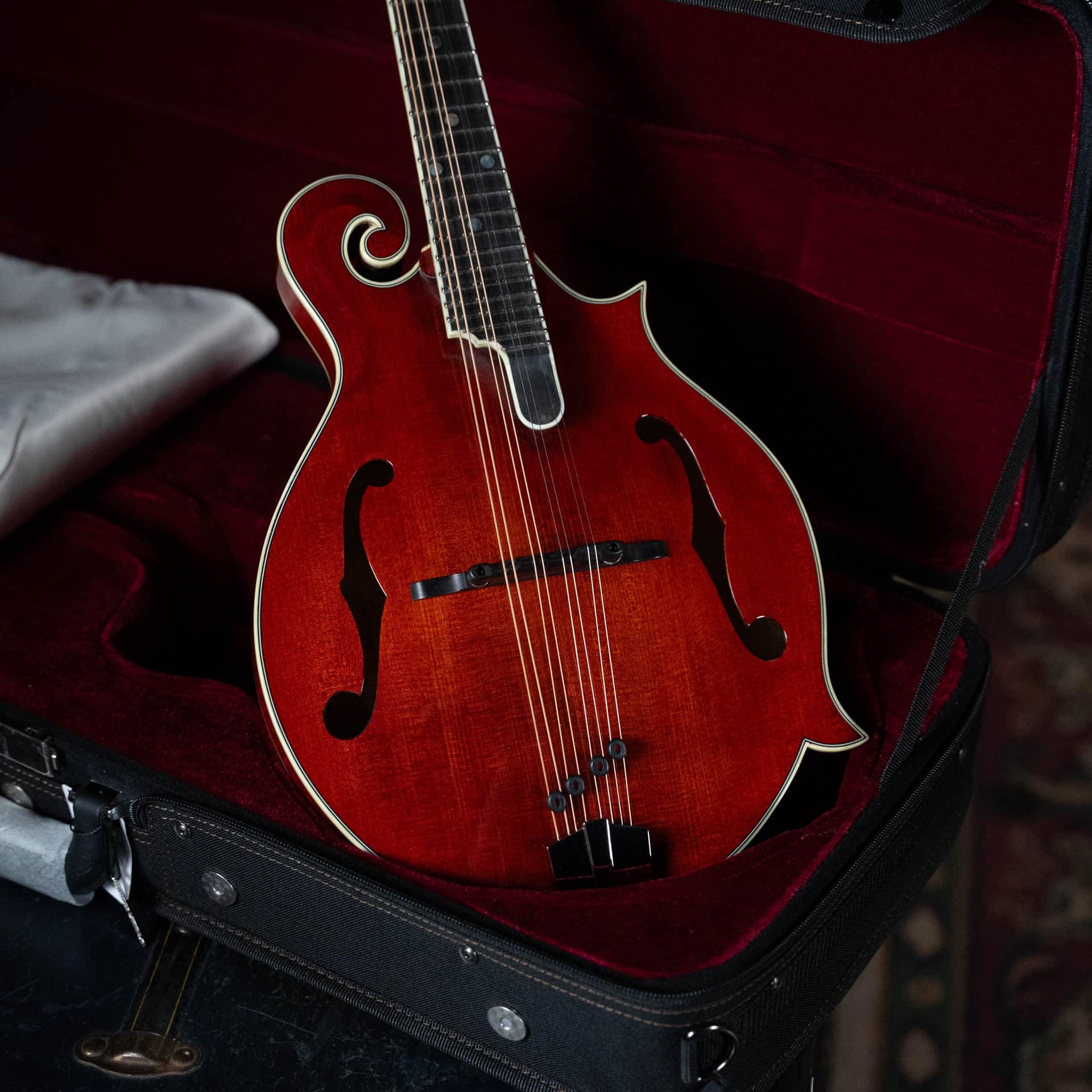Eastman MD815 F-style mandolin in sunburst, the step-up F-style from the MD315