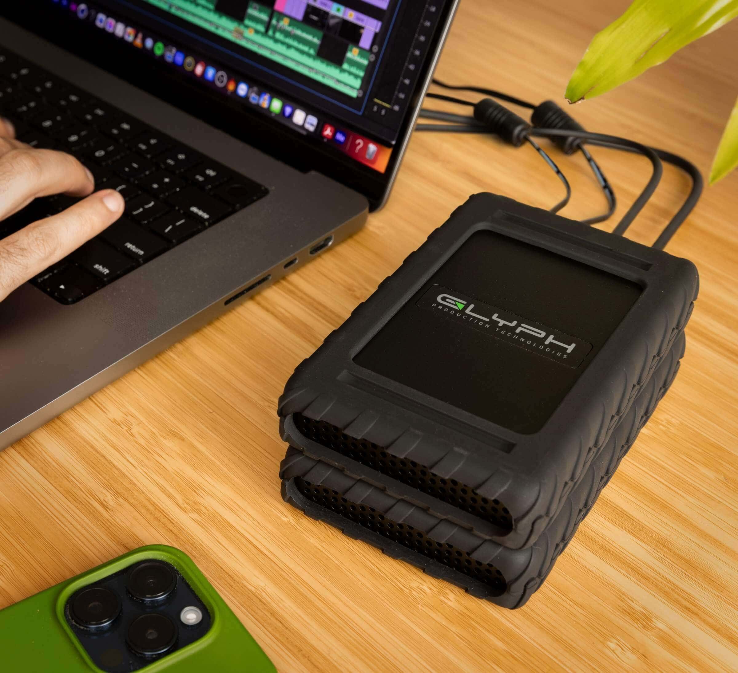 Blackbox Plus U.2 connected to MacBook Pro
