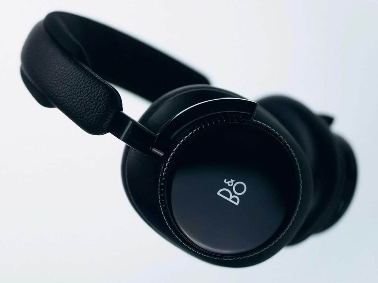 Beoplay H100 Fragment Edition headphones in glossy black
