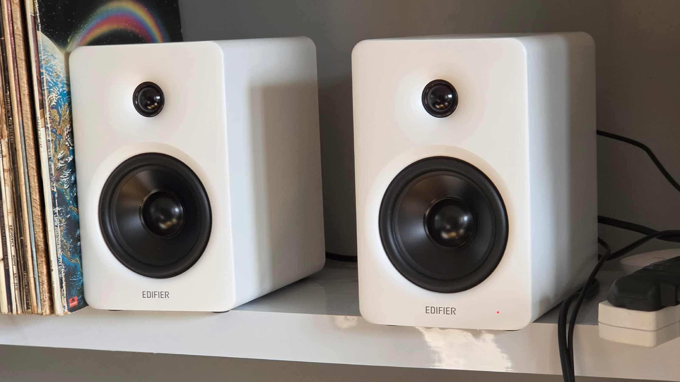 Testing Edifier M90 speakers