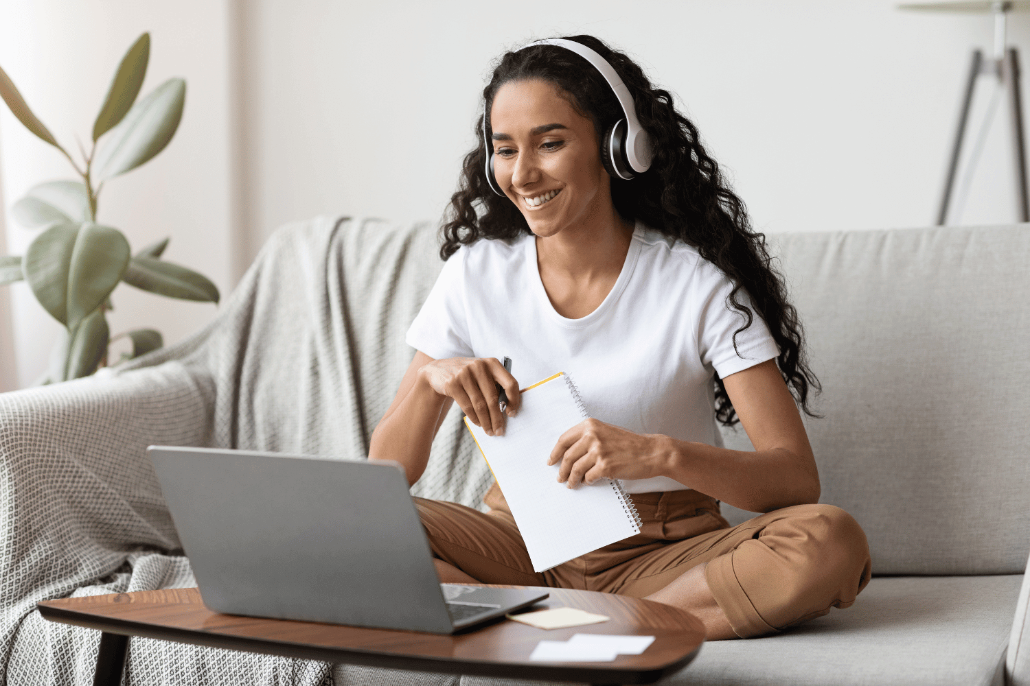 A Guide for Professionals: How to Choose Online College Courses in 2026